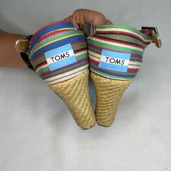 TOMS Women's Multi-Color Sienna Striped Canvas Wedge Strappy Sandals Siz… - Picture 4 of 9